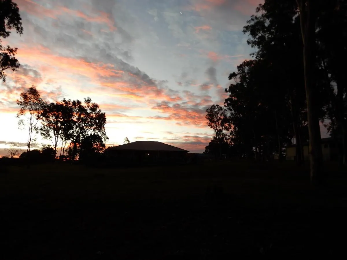 Scenic Sunsets@Tamborine Hotel Austrália